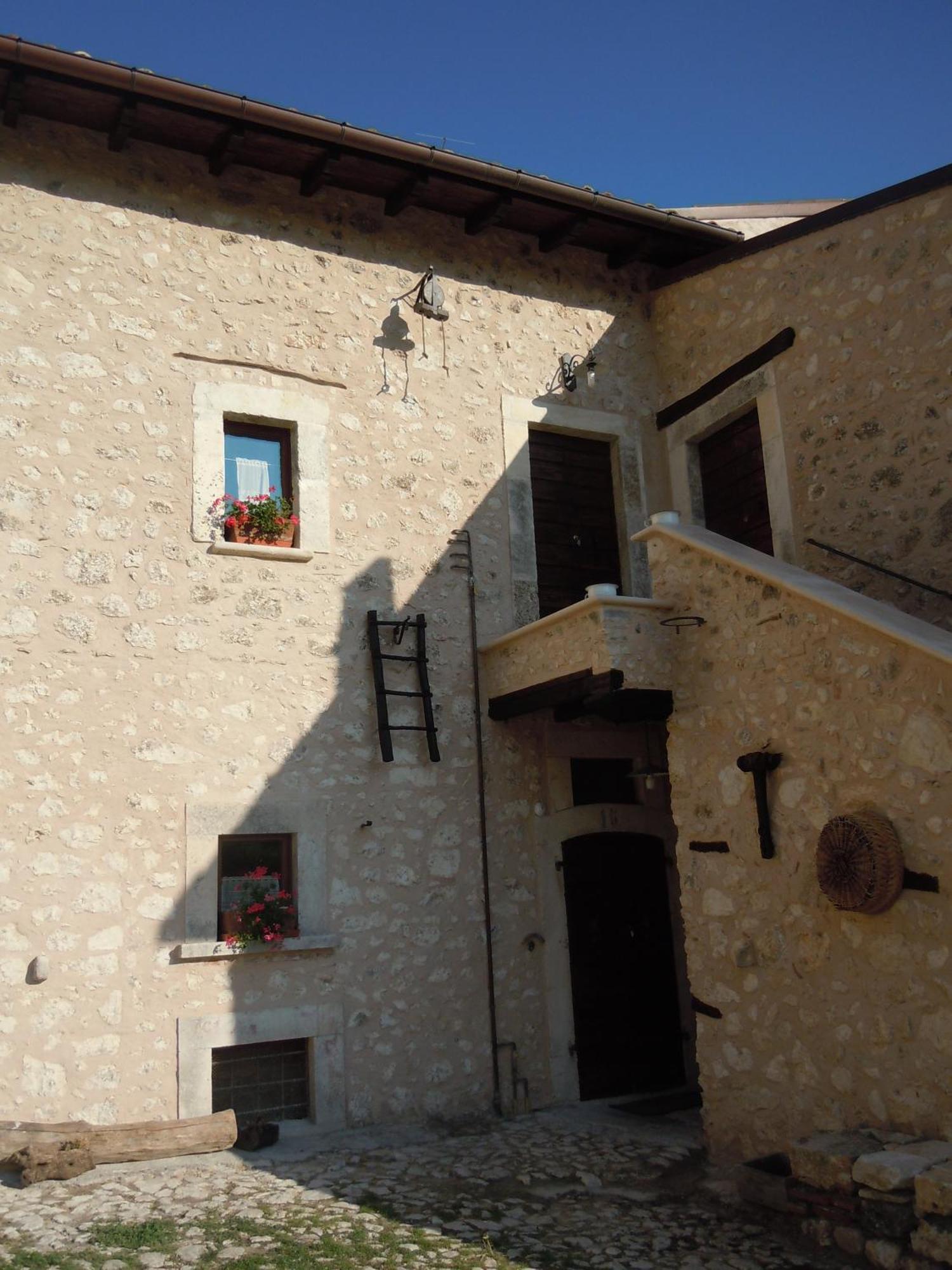 La Casa Sù Le Dimore Del Borgo Santo Stefano Di Sessanio Esterno foto